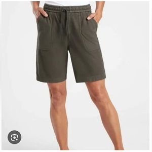 Athleta Farallon Bermuda Shorts in Bali Green
